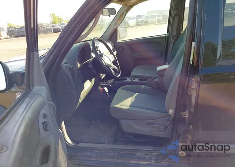 2005 Jeep Liberty Sport from USA, damaged, VIN 1J4GL48575W583758